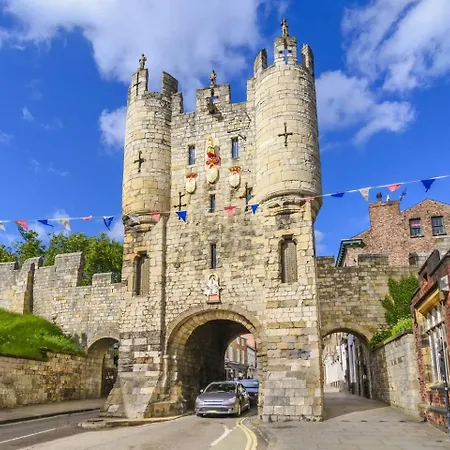 Cosy With Parking - Pass The Keys Nyaraló *