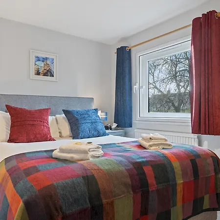 Cosy With Parking - Pass The Keys * York