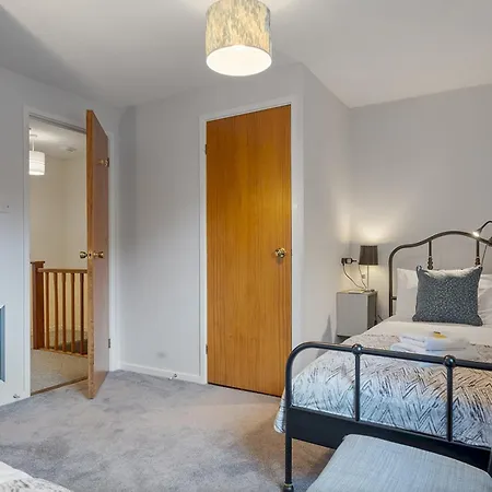 Cosy With Parking - Pass The Keys Semesterbostad York